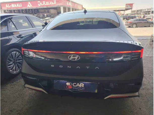 Car image 6