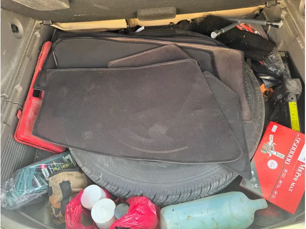 Car image 20