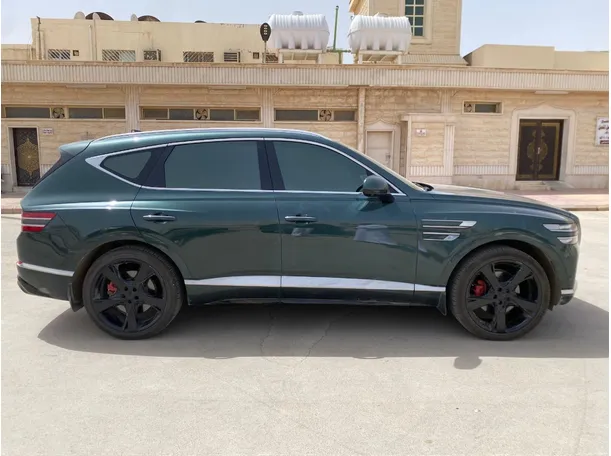 Car image 4