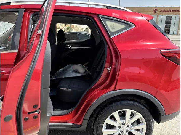 Car image 15