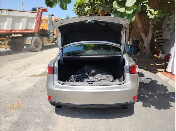 Car image 30