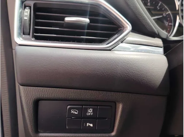 Car image 32