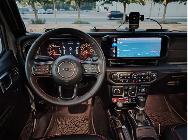 Car image 21