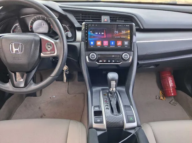 Car image 16