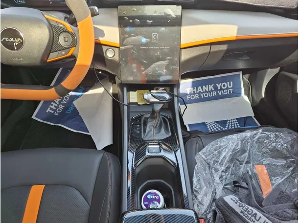 Car image 17