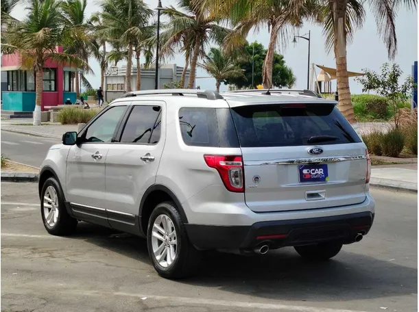 Car image 7