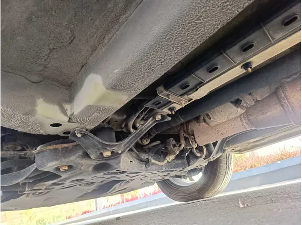 Car image 32