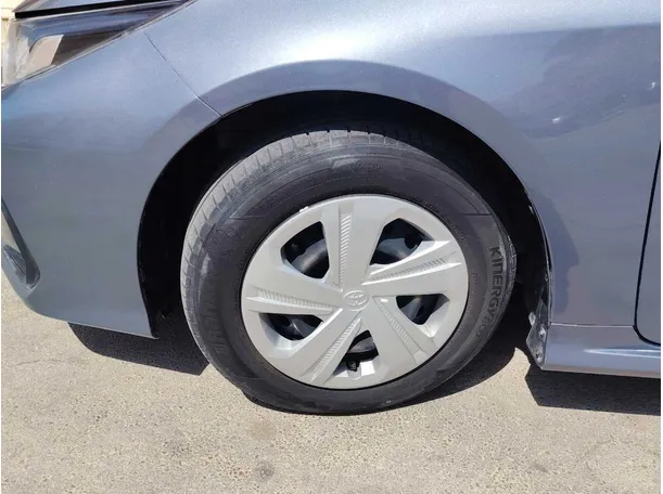 Car image 9
