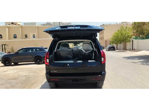 Car image 21