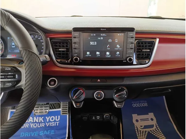 Car image 16
