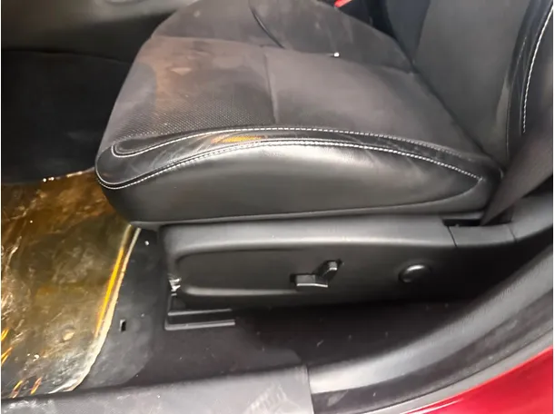 Car image 27