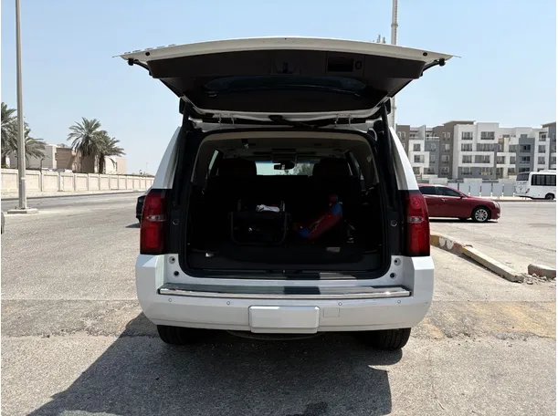 Car image 22