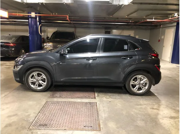 Car image 8