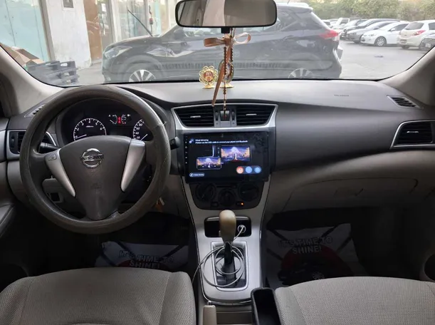 Car image 15