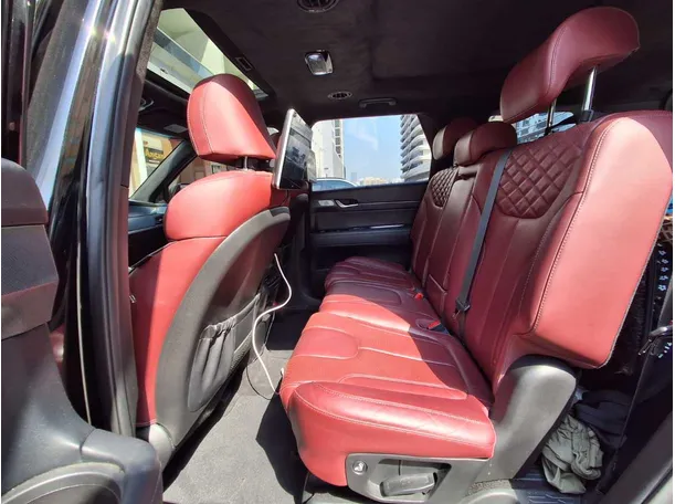 Car image 13