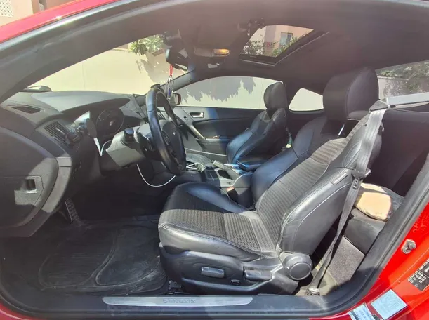 Car image 12