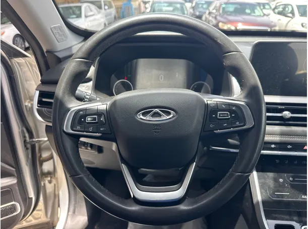 Car image 11