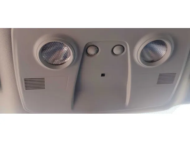 Car image 25
