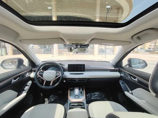 Car image 18
