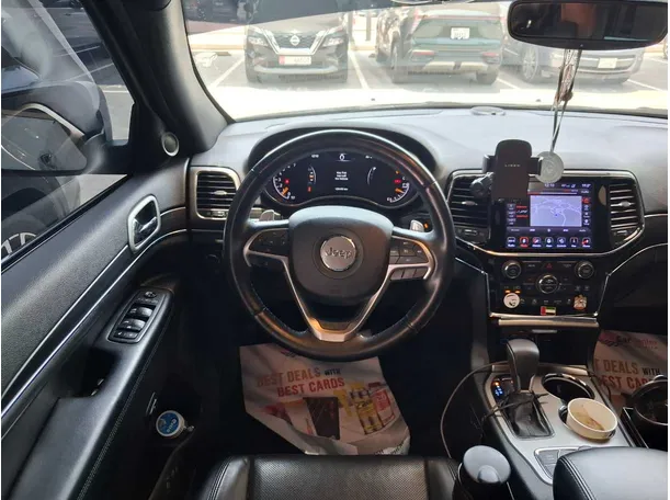Car image 13