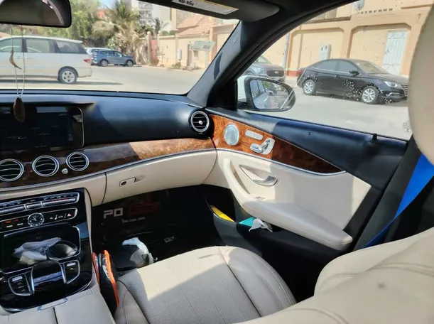 Car image 24