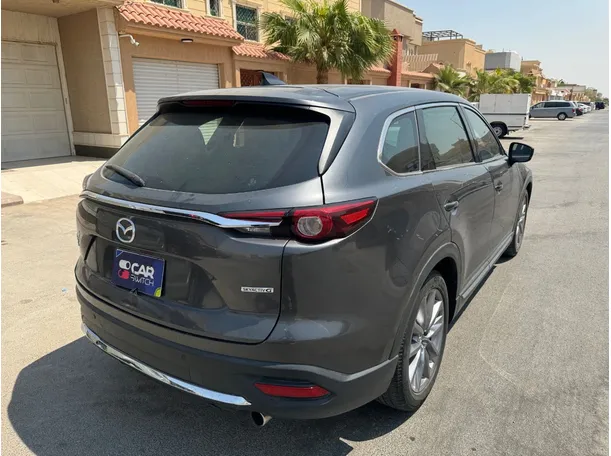 Car image 5