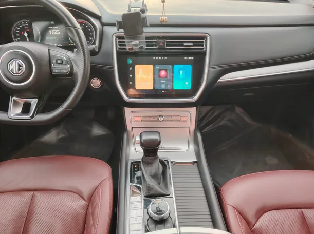 Car image 18