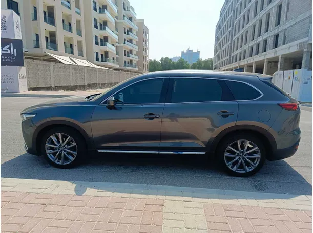 Car image 11