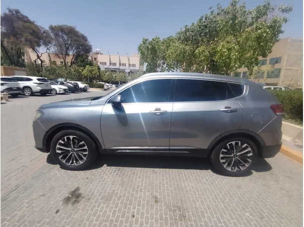 Car image 8