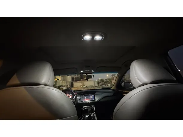 Car image 13