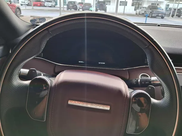 Car image 15