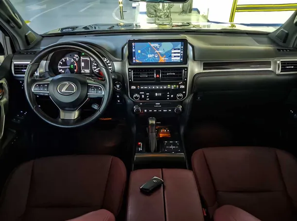 Car image 15