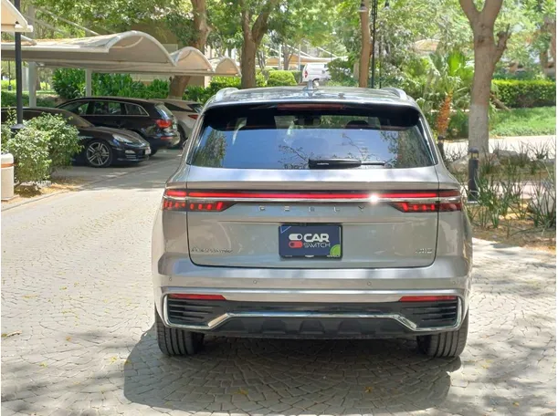 Car image 6
