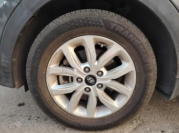 Car image 10