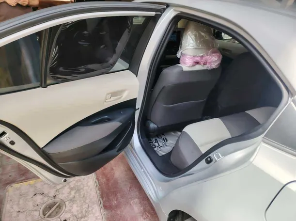 Car image 32