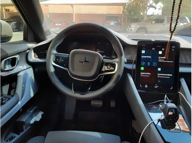 Car image 14