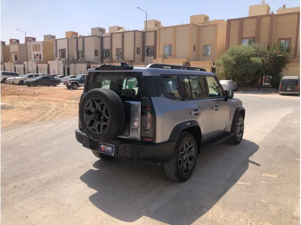 Car image 5