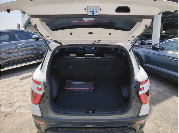 Car image 29