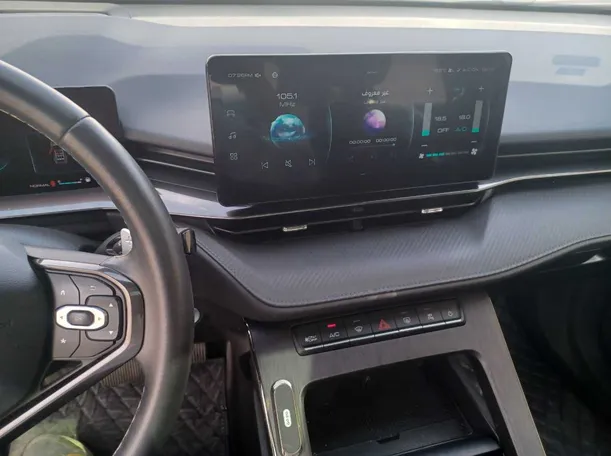 Car image 18