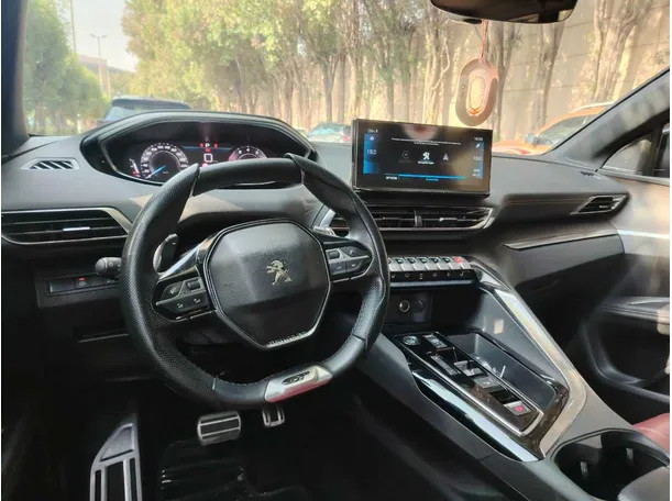 Car image 26