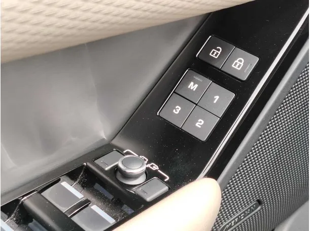 Car image 29