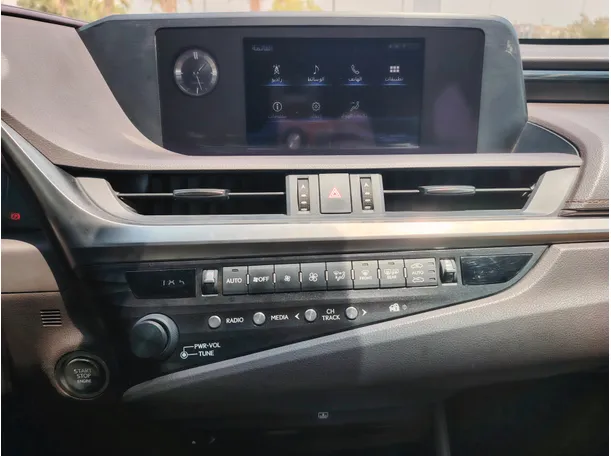 Car image 20