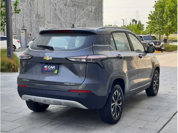 Car image 5
