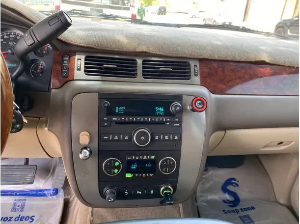 Car image 14