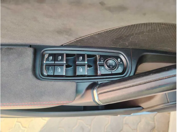 Car image 36