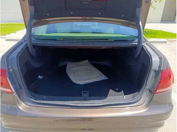 Car image 29