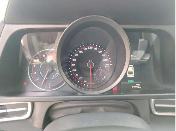 Car image 27
