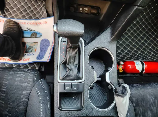 Car image 23