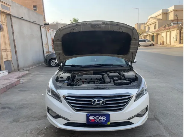 Car image 25