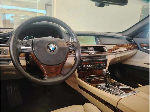 Car image 28